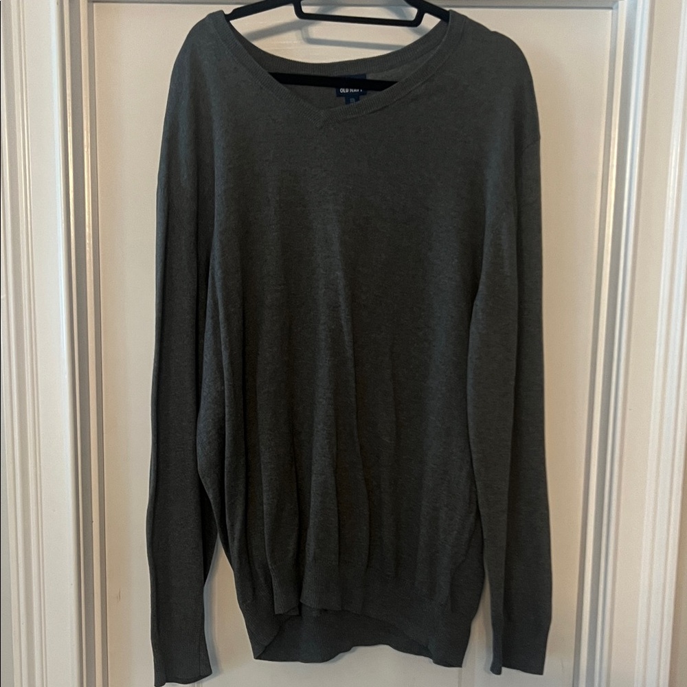Old Navy Men's Charcoal V-Neck Sweater